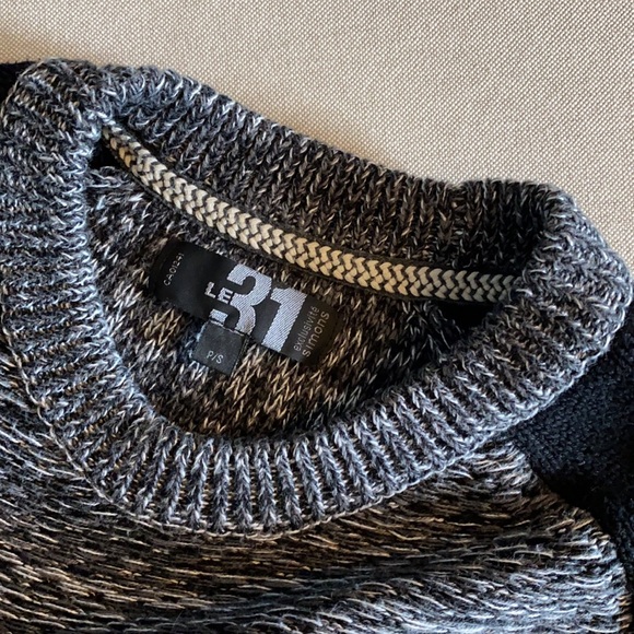 Cozy greyscale crew neck sweater - Simon’s - Picture 2 of 5